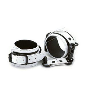 Catuse cu catarama fosforoscent GLO Bondage Wrist Cuff NS Toys Alb - Verde din Piele si Metal 657447104022